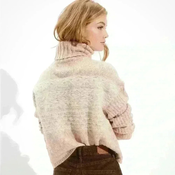 NWT American Eagle Light Pink Pattern Winter Pullover Turtleneck Sweater X-Small - Picture 2 of 6